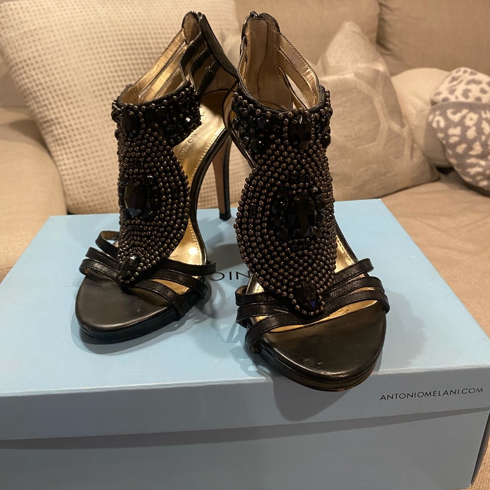Antonio Melani Reiss Black heel with bead detail